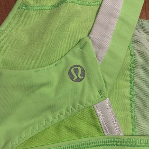 Lululemon Run: Stuff Your Bra II - Picture 3 of 4